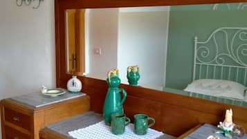 2 Schlafzimmer, Schreibtisch, Bügeleisen/Bügelbrett, kostenloses WLAN