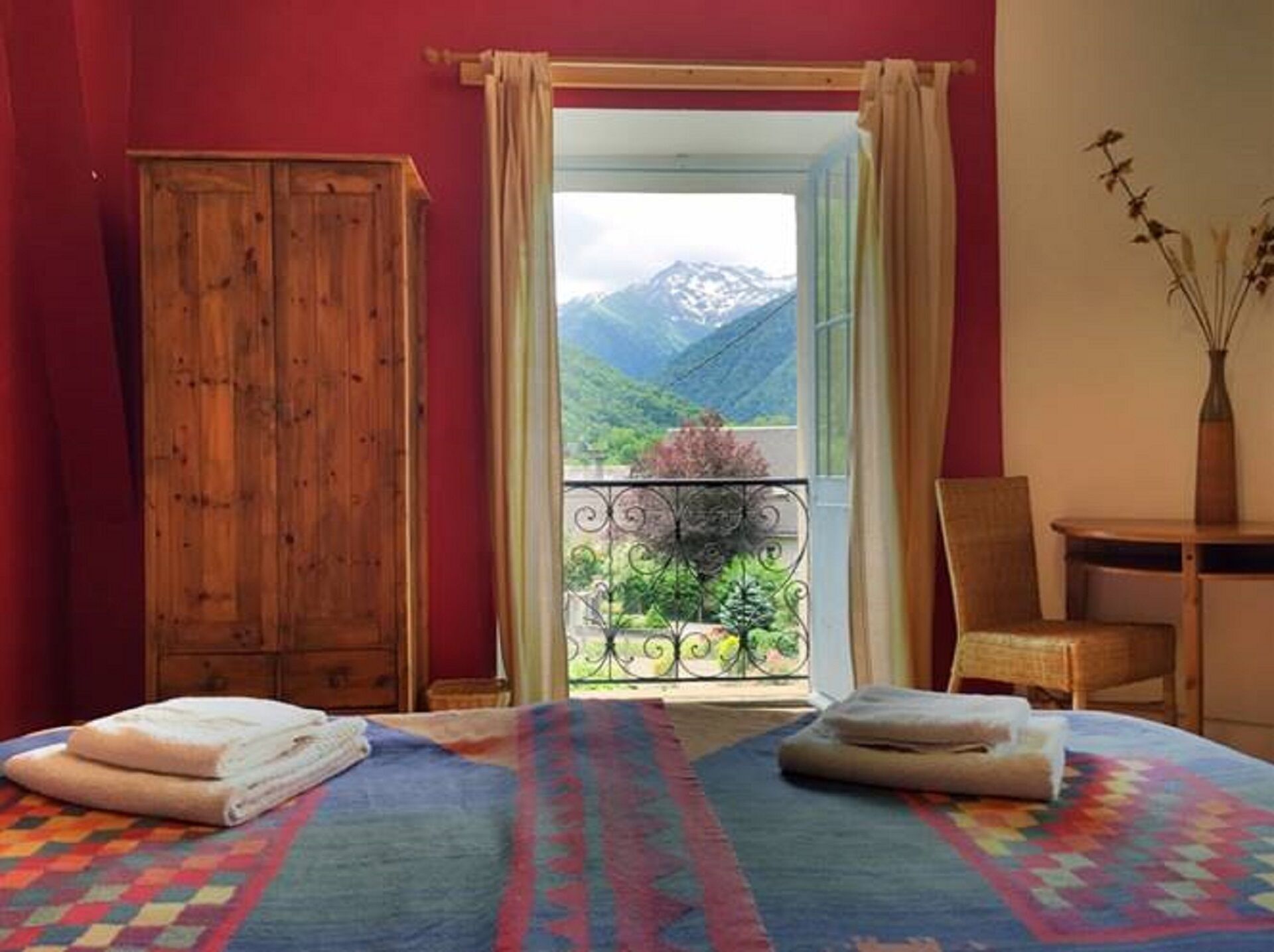 A Spacious, comfortable and welcoming retreat.