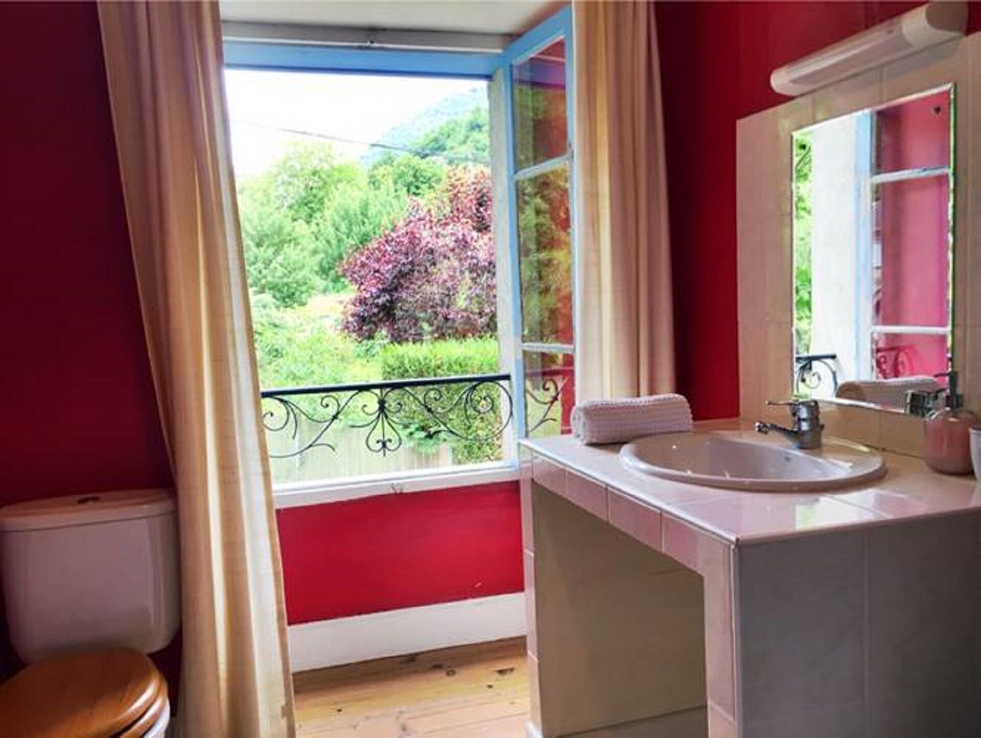 A Spacious, comfortable and welcoming retreat.