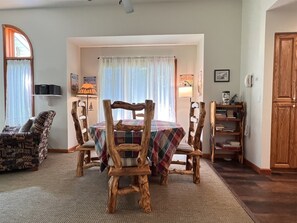 Dining - Mountain Harbor Fisherman`s | 2 Bed, 2 Bath (Whitefish)