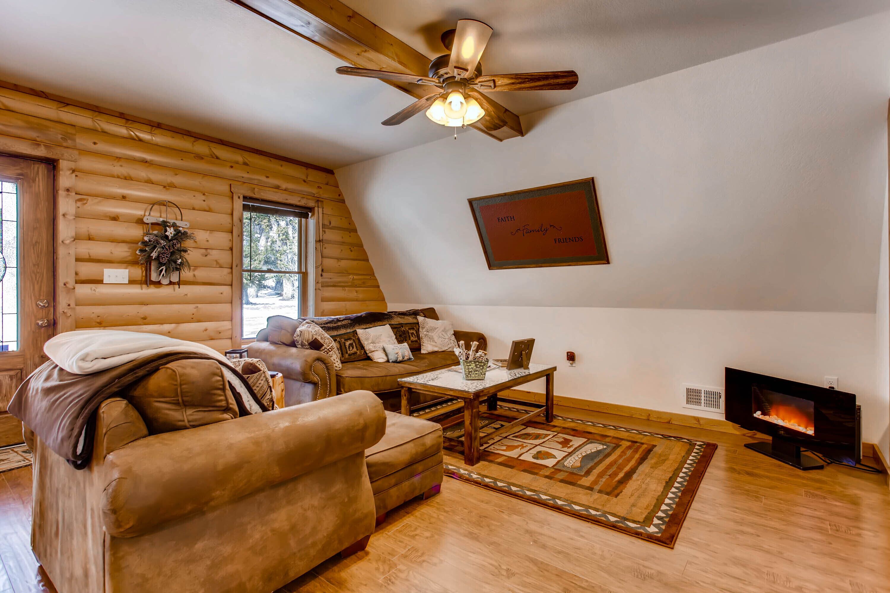 Adorable Mountain A-Frame Tucked in the Pines - Moose Creek Lodge