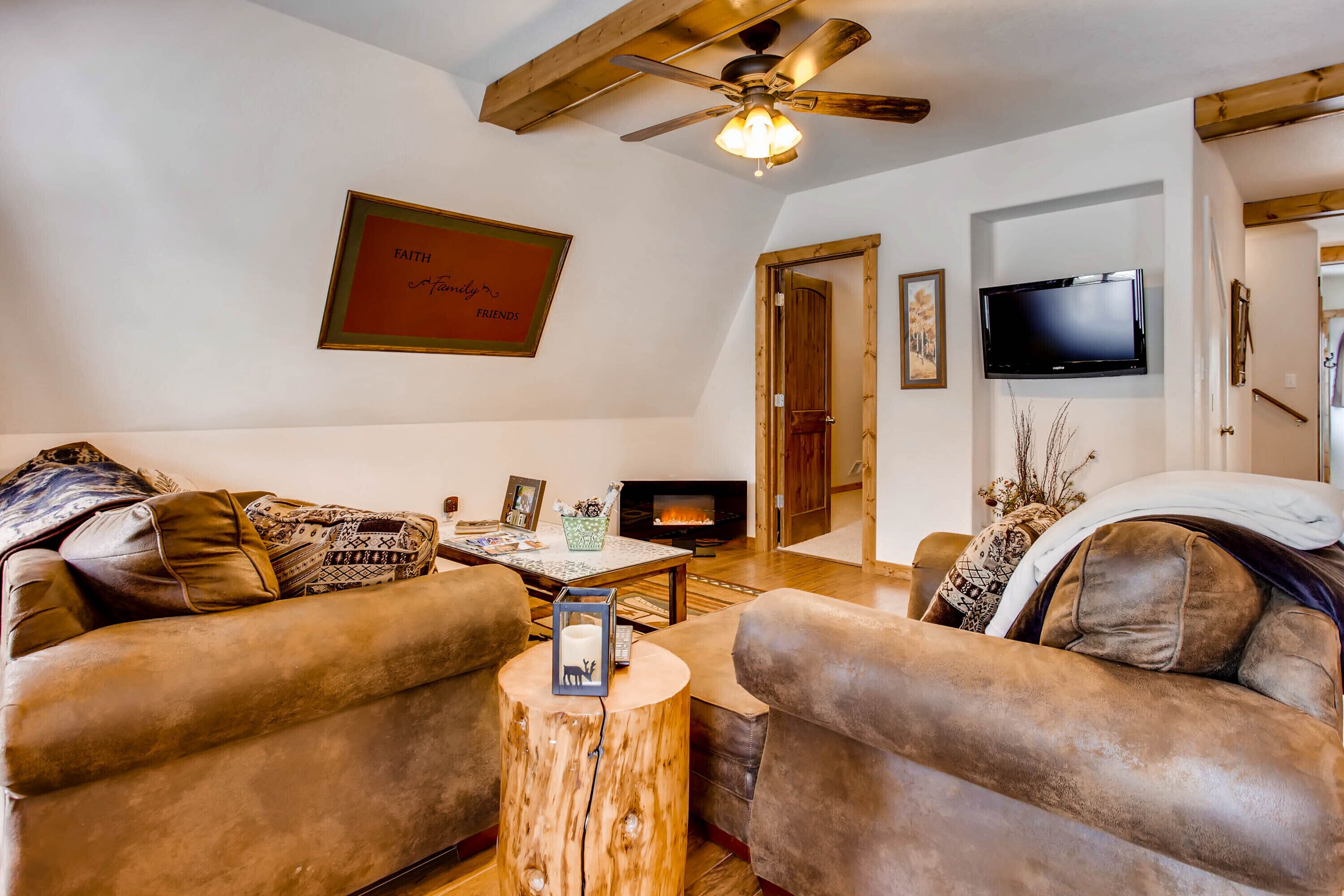 Adorable Mountain A-Frame Tucked in the Pines - Moose Creek Lodge