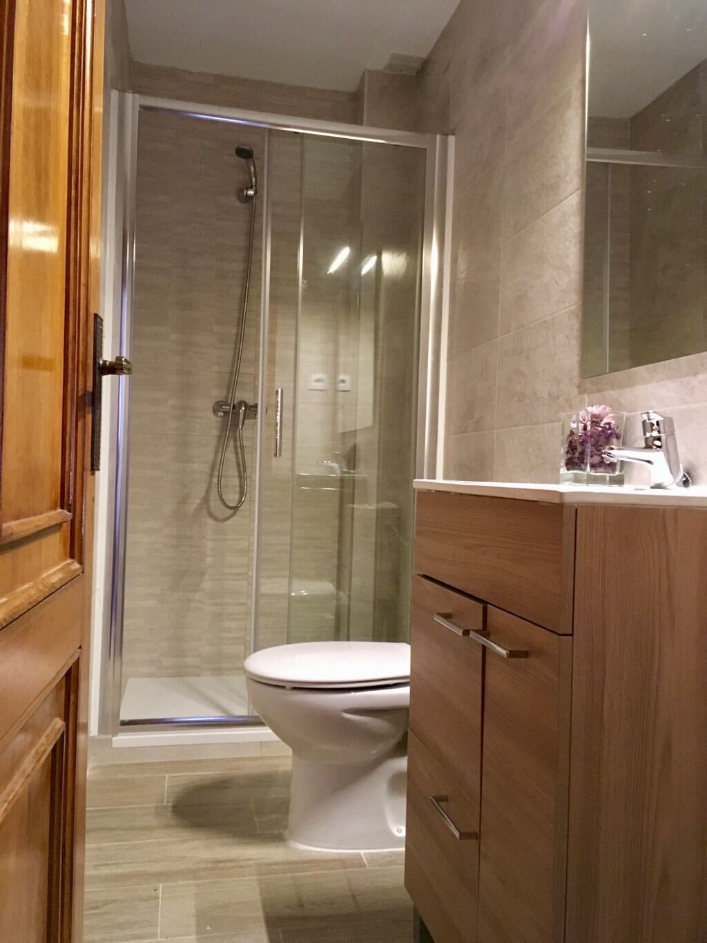 Shower, towels