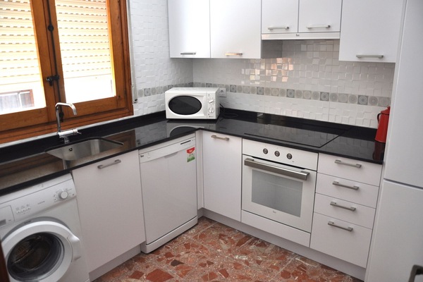 Frigorífic, microones, forn i placa de cuina