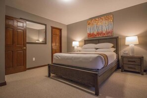 3 habitaciones, tabla de planchar con plancha y cuna de viaje 