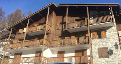 Grand appartement de 3 chambres avec vue spectaculaire sur la montagne