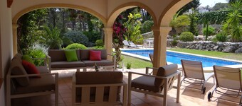 LUXURY VILLA MED SEA VIEWS I TOSALETET