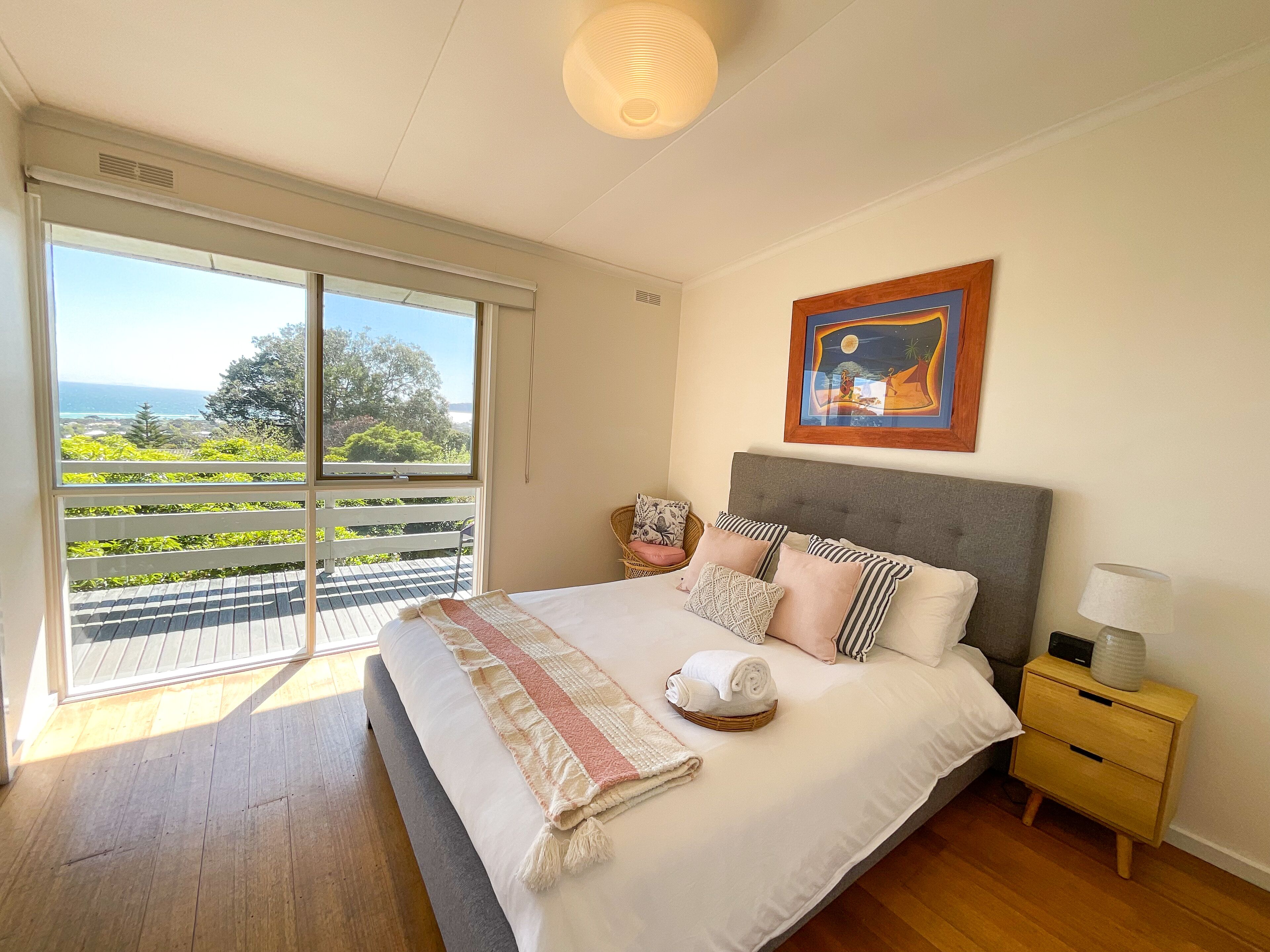 BAYSIDE ESCAPE - AMAZING VIEWS OF THE CITY & THE BAY
GREAT FAMILY GETAWAY