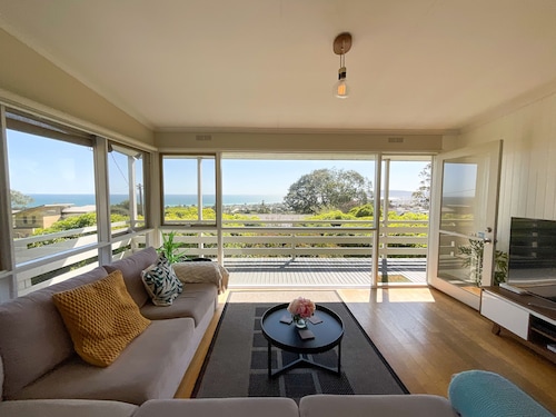 Bayside Escape | Stunning Bay Views Retreat