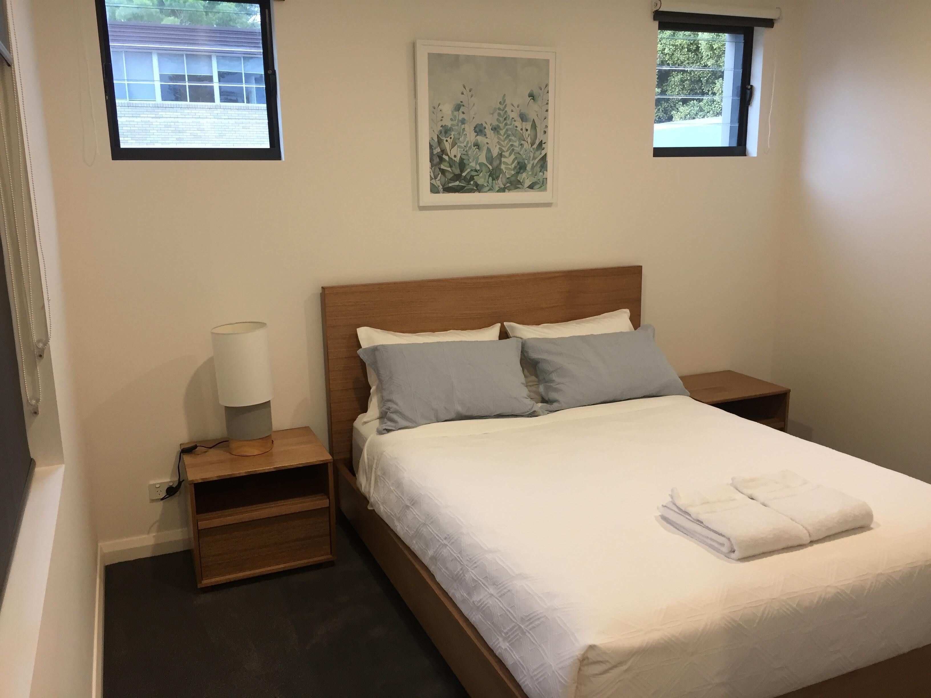 Beautiful modern Manly home — image 8