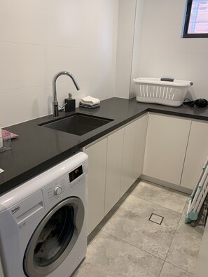 Interior - Beautiful modern Manly home (Manly)