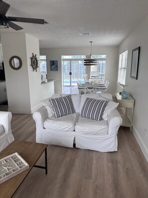 Smart TV - Private Pool, Walk to Beach 🏖️, Bright Sun Room, Quiet West End (Panama City Beach)