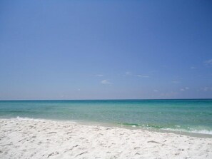 Sun loungers - Private Pool, Walk to Beach 🏖️, Bright Sun Room, Quiet West End (Panama City Beach)