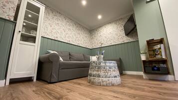 Smart TV, books, stereo