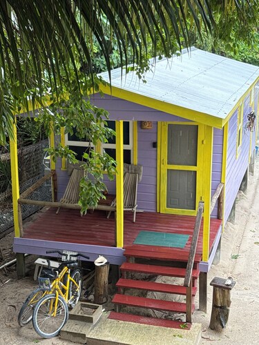 Gumbo Limbo - Go Slow Cabana, Steps from the Ocean, Free Bikes, Free WiFi