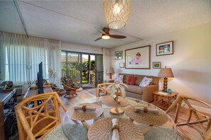 Smart-TV, DVD-Player, Bücher