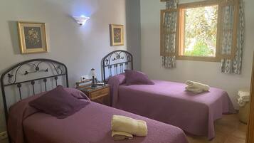 2 Schlafzimmer, Bügeleisen/Bügelbrett, Reisekinderbett, kostenloses WLAN