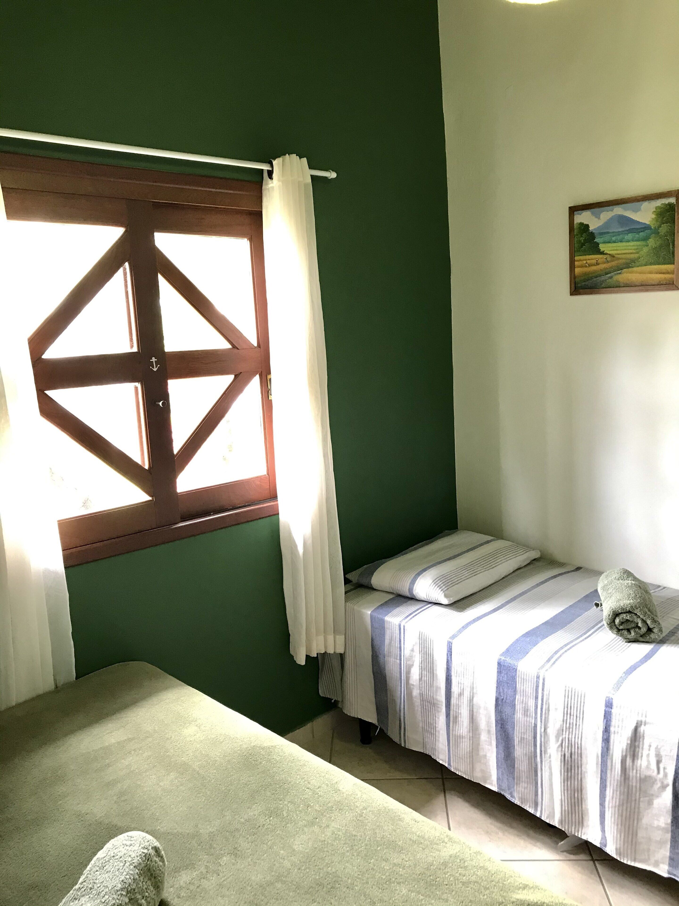 House 2 Sleeps 200 meters from Joaquina beach