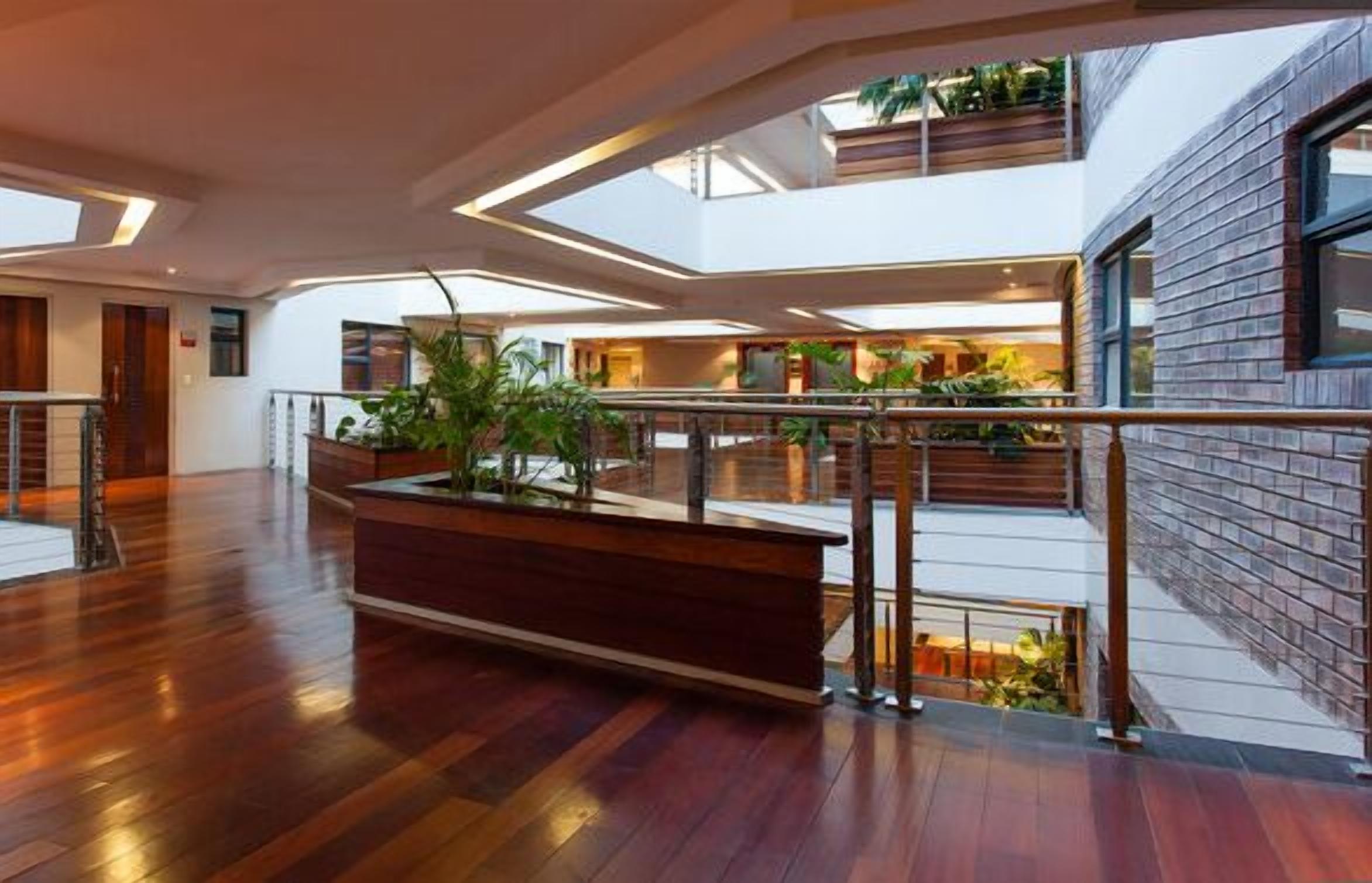 المنشأة من الداخل