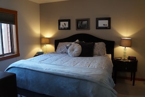 2 bedrooms, desk, iron/ironing board, travel cot