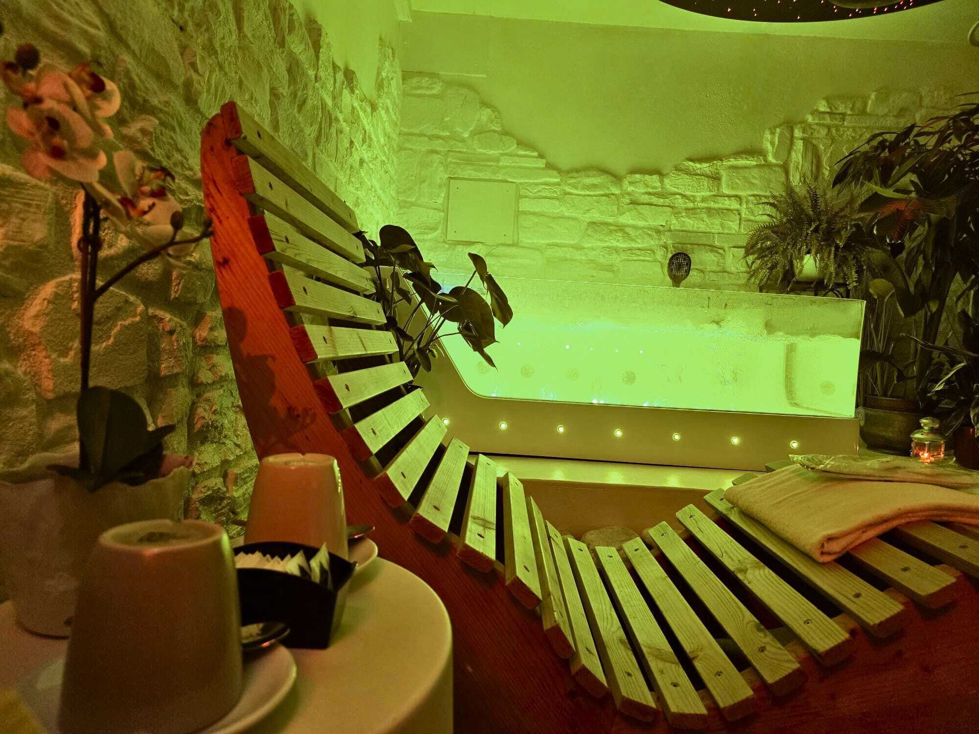 Espace de soins pour les couples, sauna, bain à remous, hammam, hammam