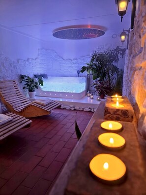 Sale per trattamenti di coppia, sauna, vasca idromassaggio, bagno turco