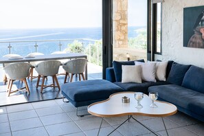 TV - Villa Emilia front sea amazing sunset , large swimming pool  can be heated . (Kalathas)