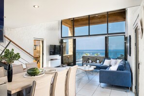 TV - Villa Emilia front sea amazing sunset , large swimming pool  can be heated . (Kalathas)