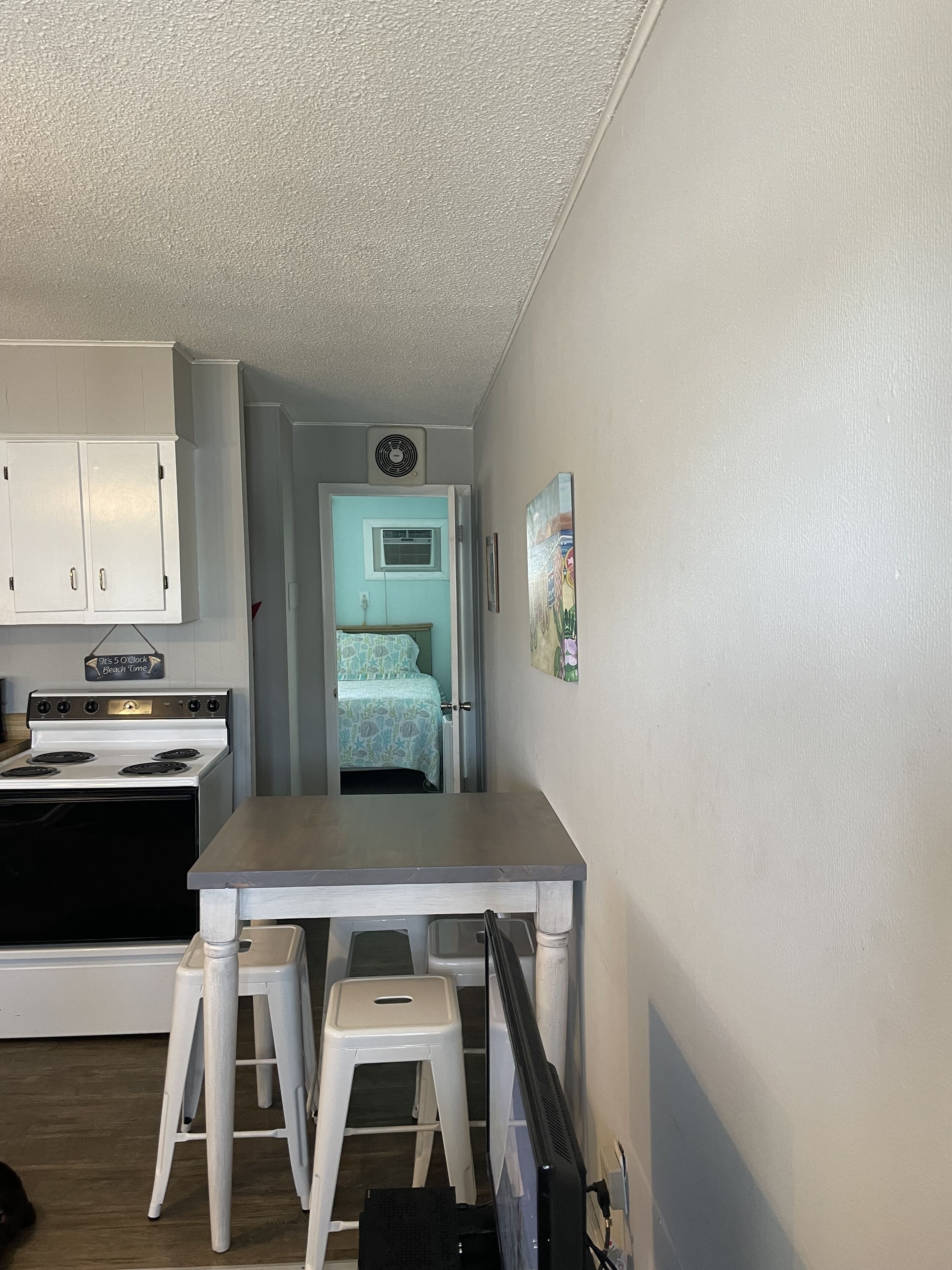 Across the street from the beach!Excellent location! High speed internet!