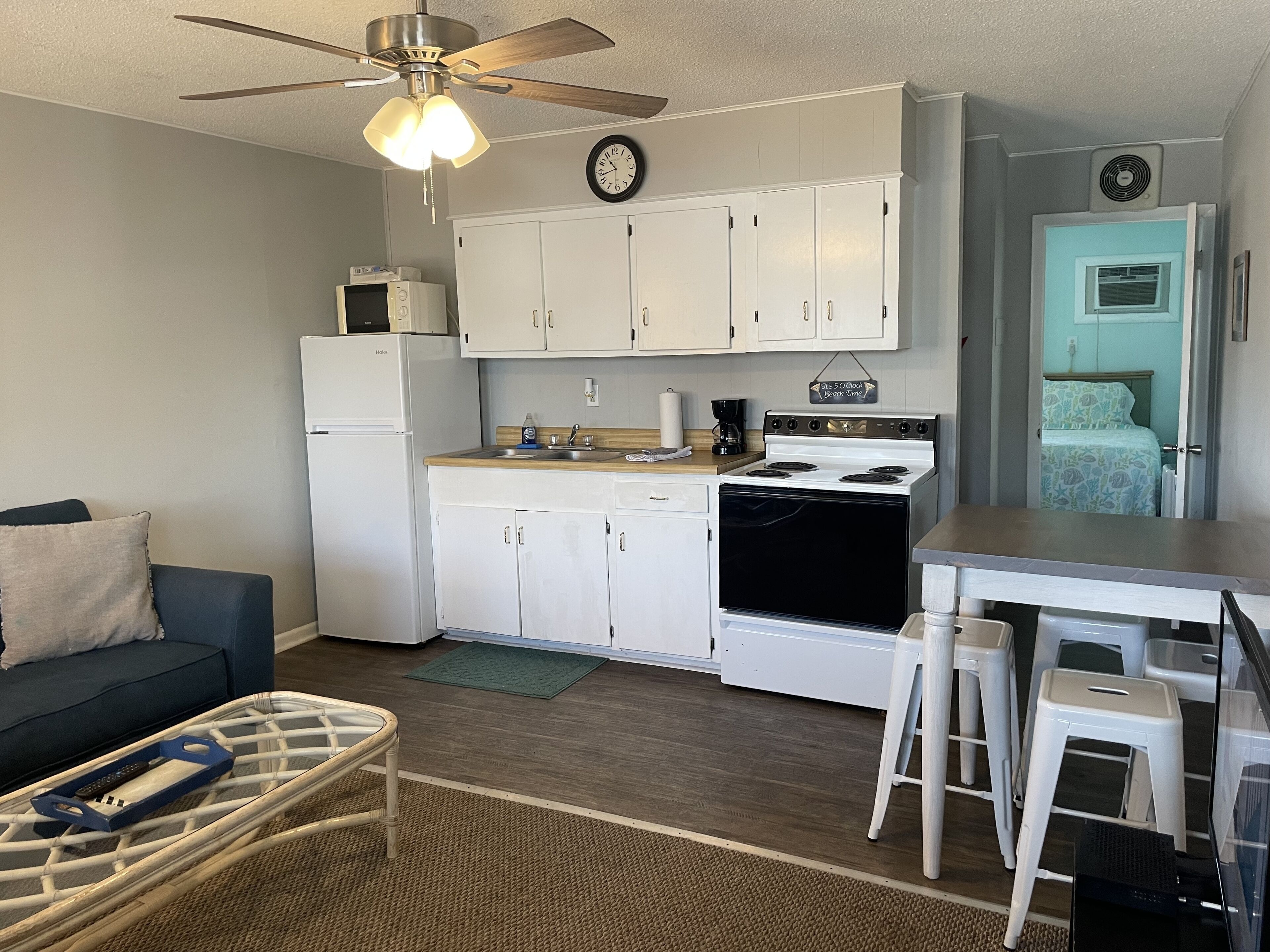 Across the street from the beach!Excellent location! High speed internet!