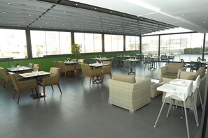 Dining - Nearport Hotel Sabiha Gokcen Airport (Istanbul)