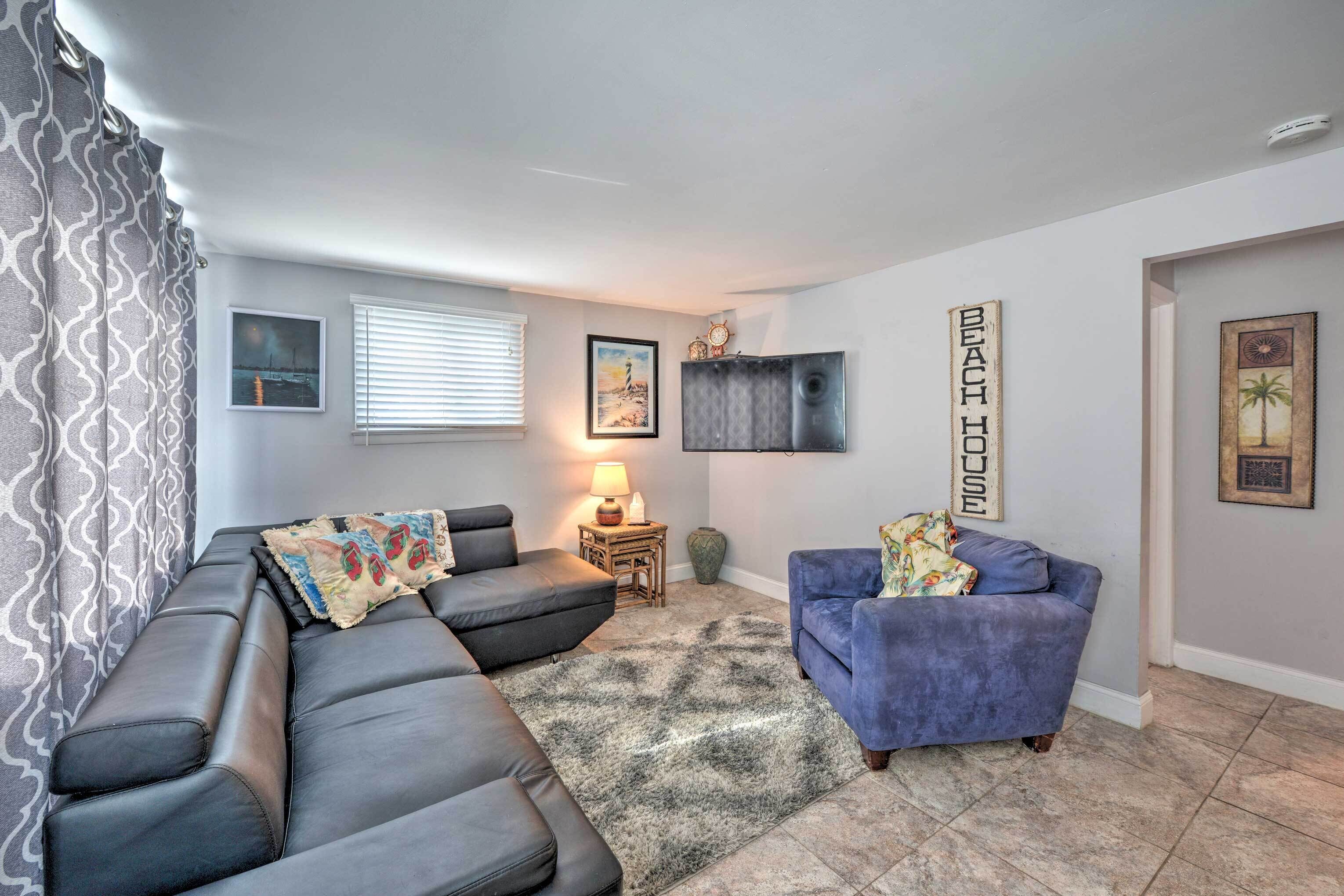 Wildwood Crest Oasis ~ 1/2 Mi to Beach!