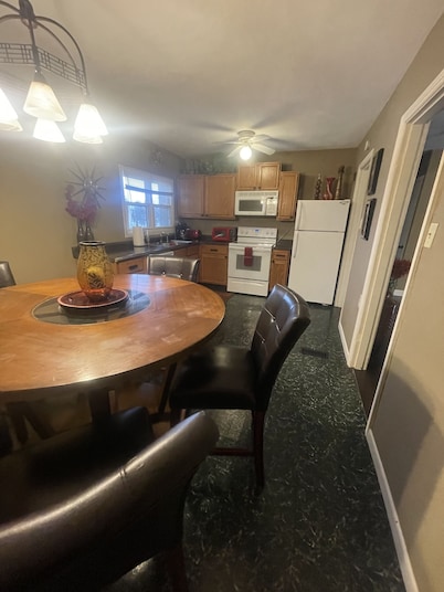 Villa in Eureka 1- mile to Hidden Valley & Six Flags