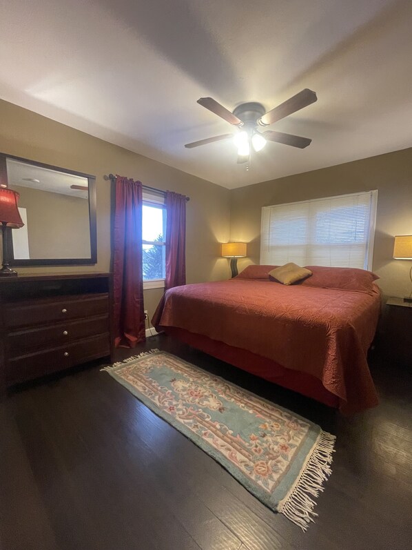 2 bedrooms, iron/ironing board, free WiFi, bed sheets