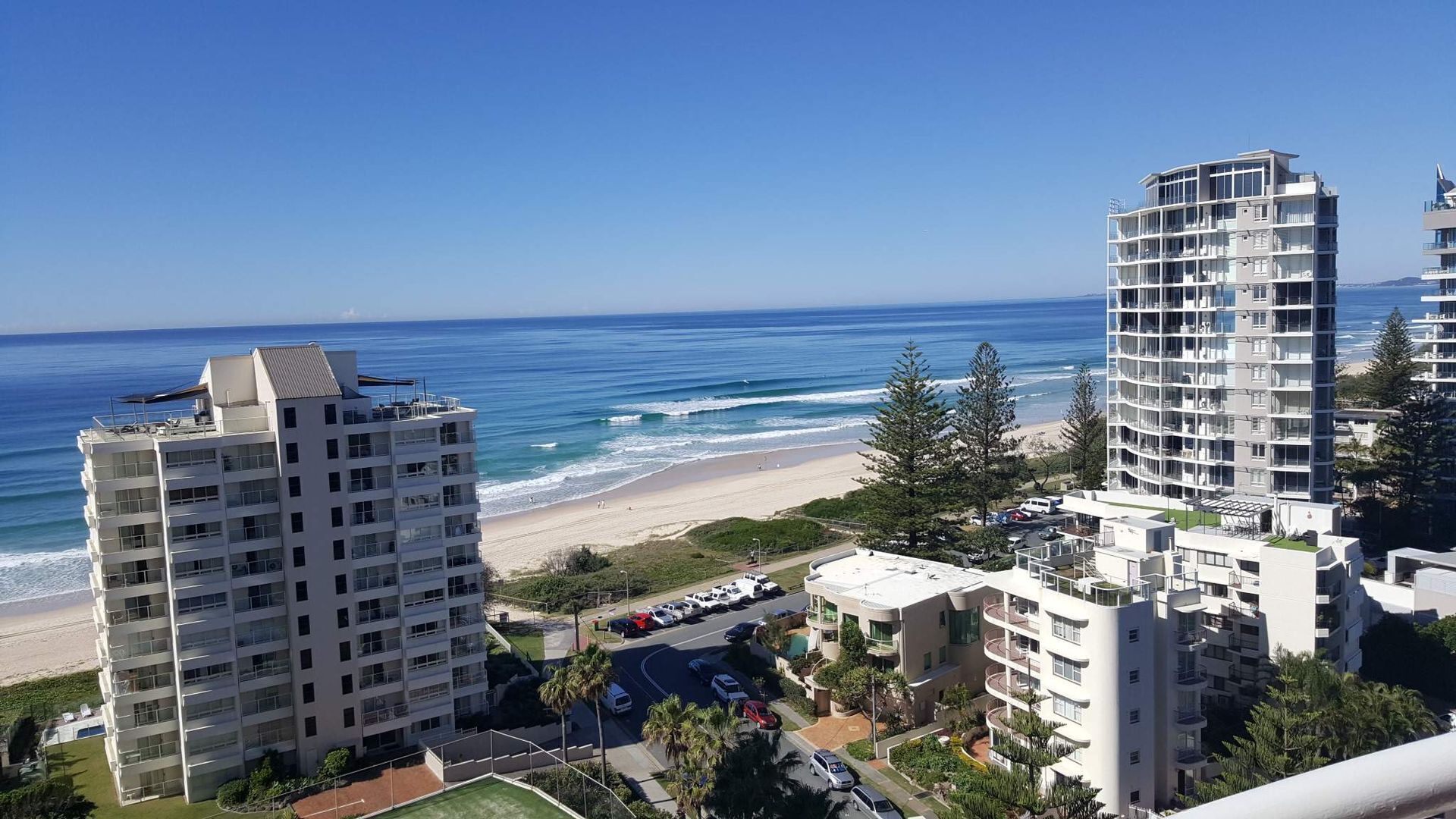 Broadbeach / Surfers 2 Bedroom Beach Apartment