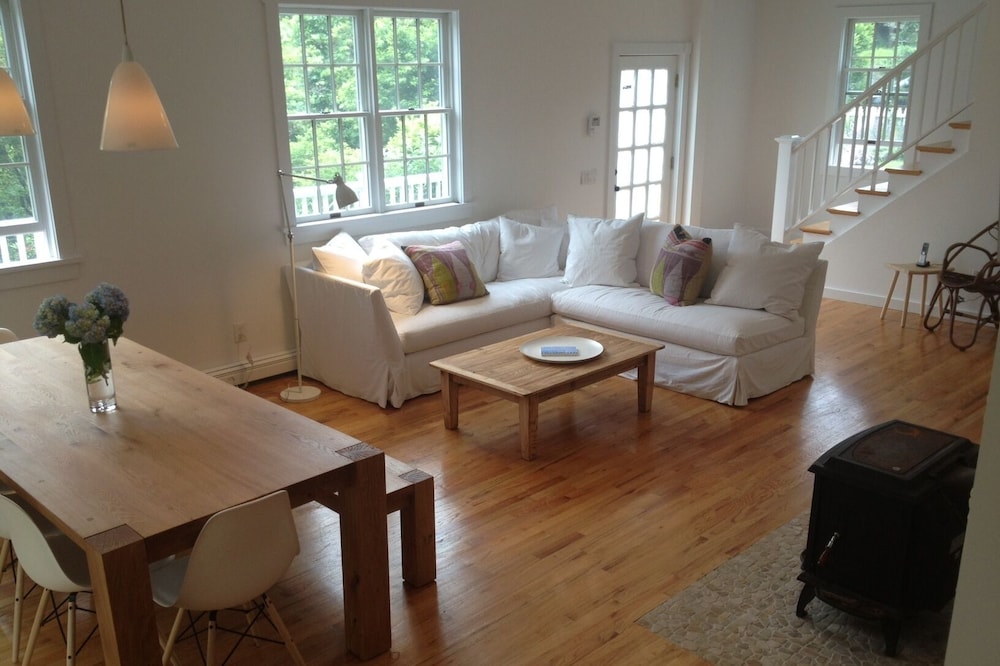 Beautiful Beach House Amazing Location Still Available for July