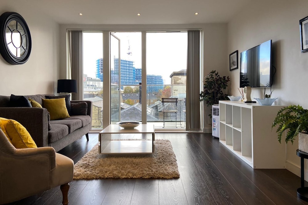 Blissful one bed Near the River