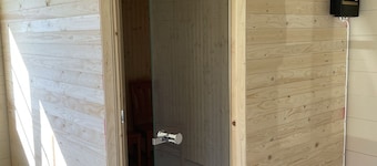 Maison au bord du lac: repos, de détente et de pêche (avec Internet et par satellite) 