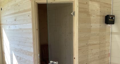 Maison au bord du lac: repos, de dĂ©tente et de pĂȘche (avec Internet et par satellite)