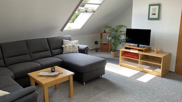 Een smart-tv, speelgoed en boeken