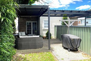 Terrace/patio - The Edward Townhouse 157 | Steps to Town (Orange)
