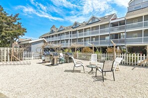 Property grounds - *3rd to Beach*Beautiful*Clean*Victorian, *Across VETERANS Prk*Beach Haven (beach haven)