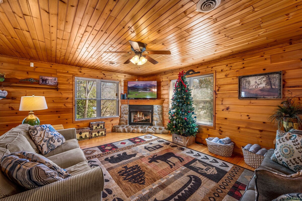Photo 122 of Homespun Hospitality, Pet-Friendly, Fenced in Backyard, Walk to Downtown