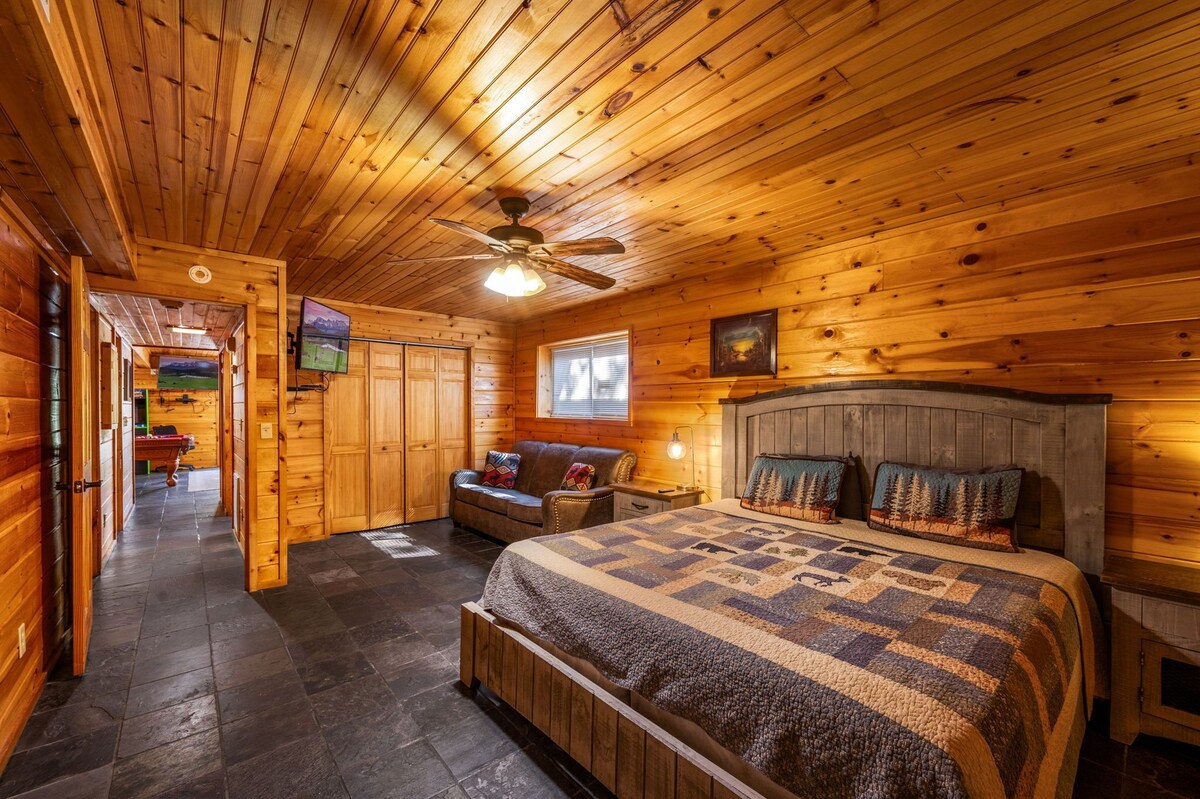 Photo 95 of Homespun Hospitality, Pet-Friendly, Fenced in Backyard, Walk to Downtown