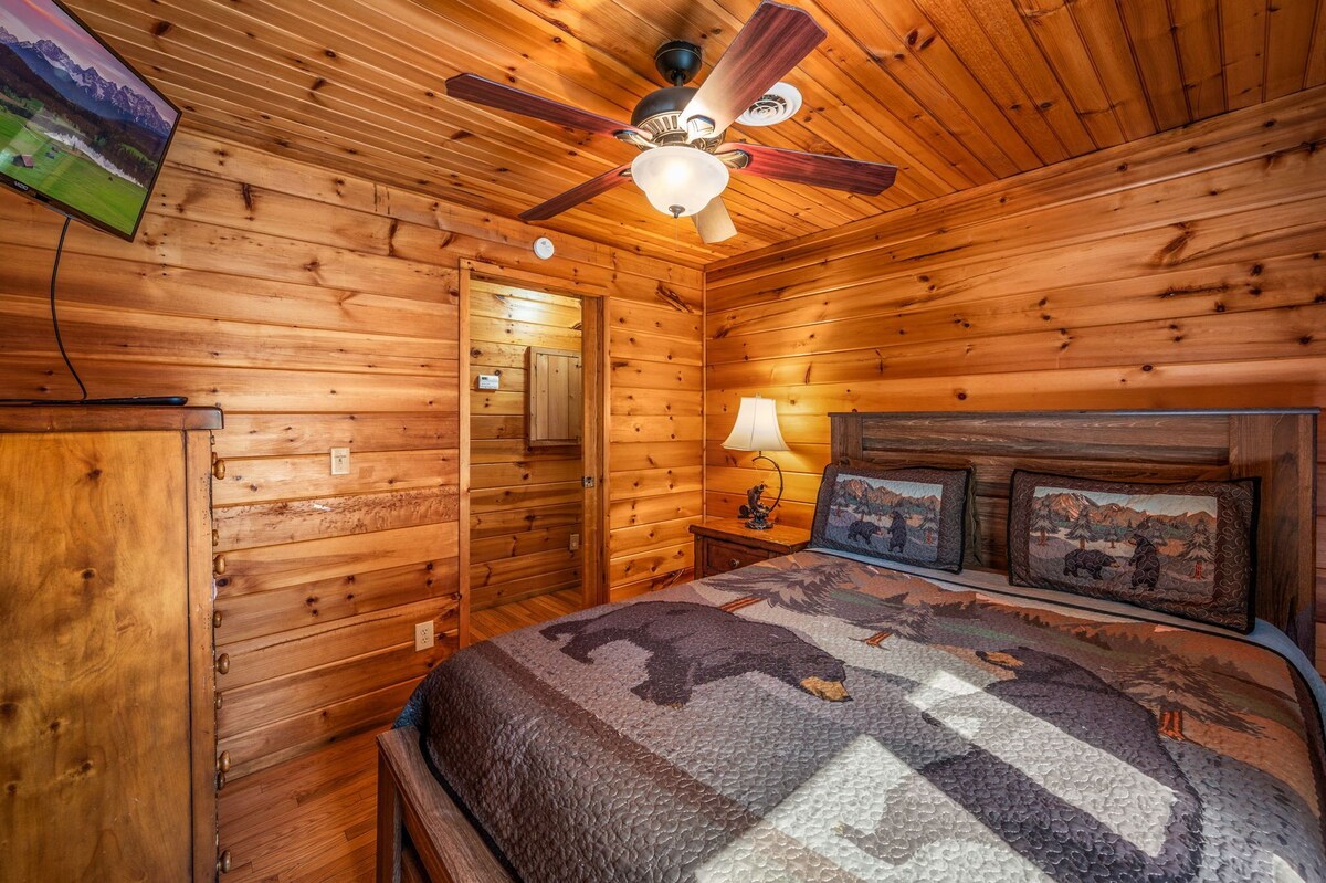 Photo 123 of Homespun Hospitality, Pet-Friendly, Fenced in Backyard, Walk to Downtown