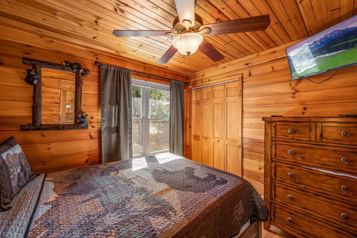 Photo 125 of Homespun Hospitality, Pet-Friendly, Fenced in Backyard, Walk to Downtown