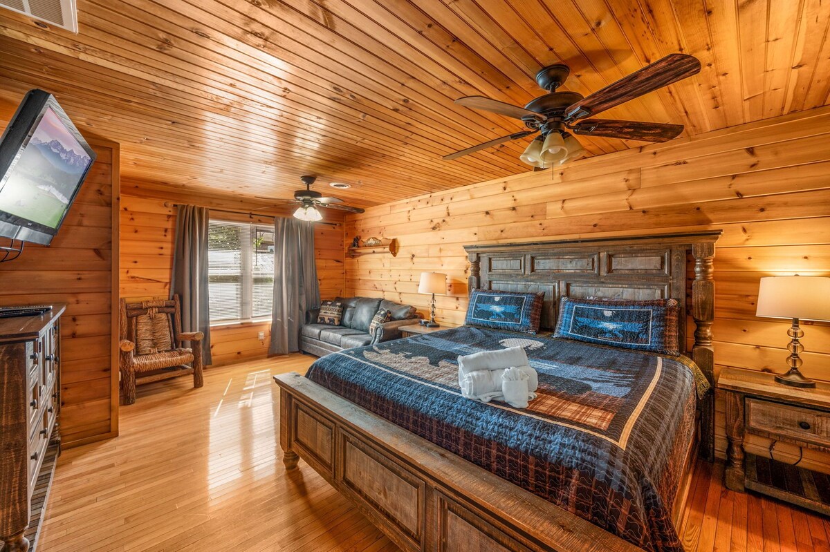 Photo 132 of Homespun Hospitality, Pet-Friendly, Fenced in Backyard, Walk to Downtown