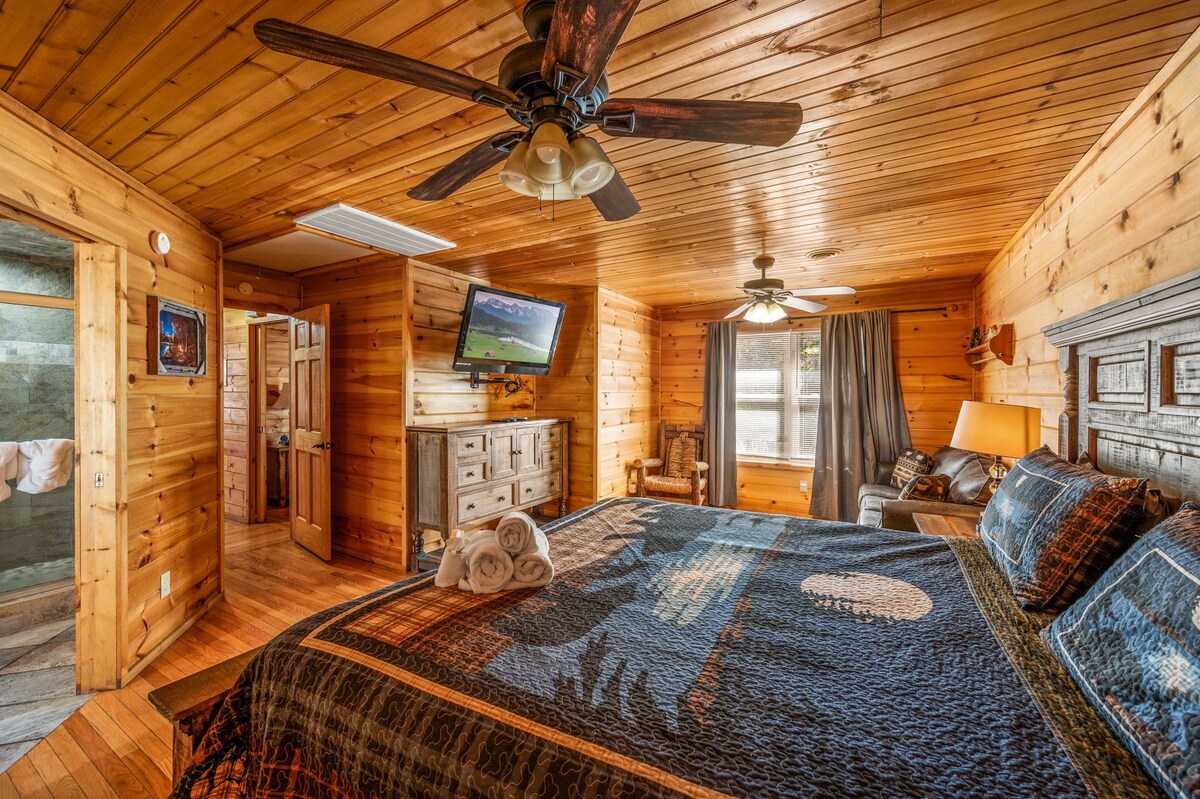 Photo 131 of Homespun Hospitality, Pet-Friendly, Fenced in Backyard, Walk to Downtown