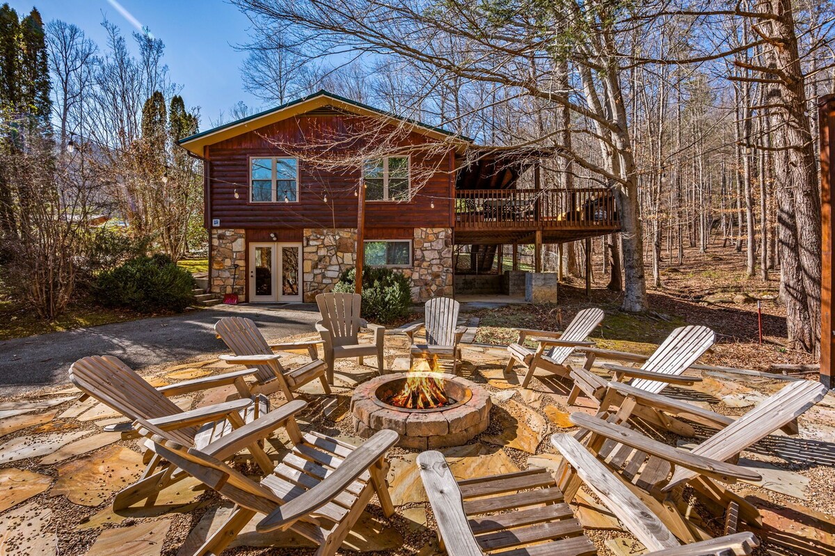 Photo 90 of Homespun Hospitality, Pet-Friendly, Fenced in Backyard, Walk to Downtown
