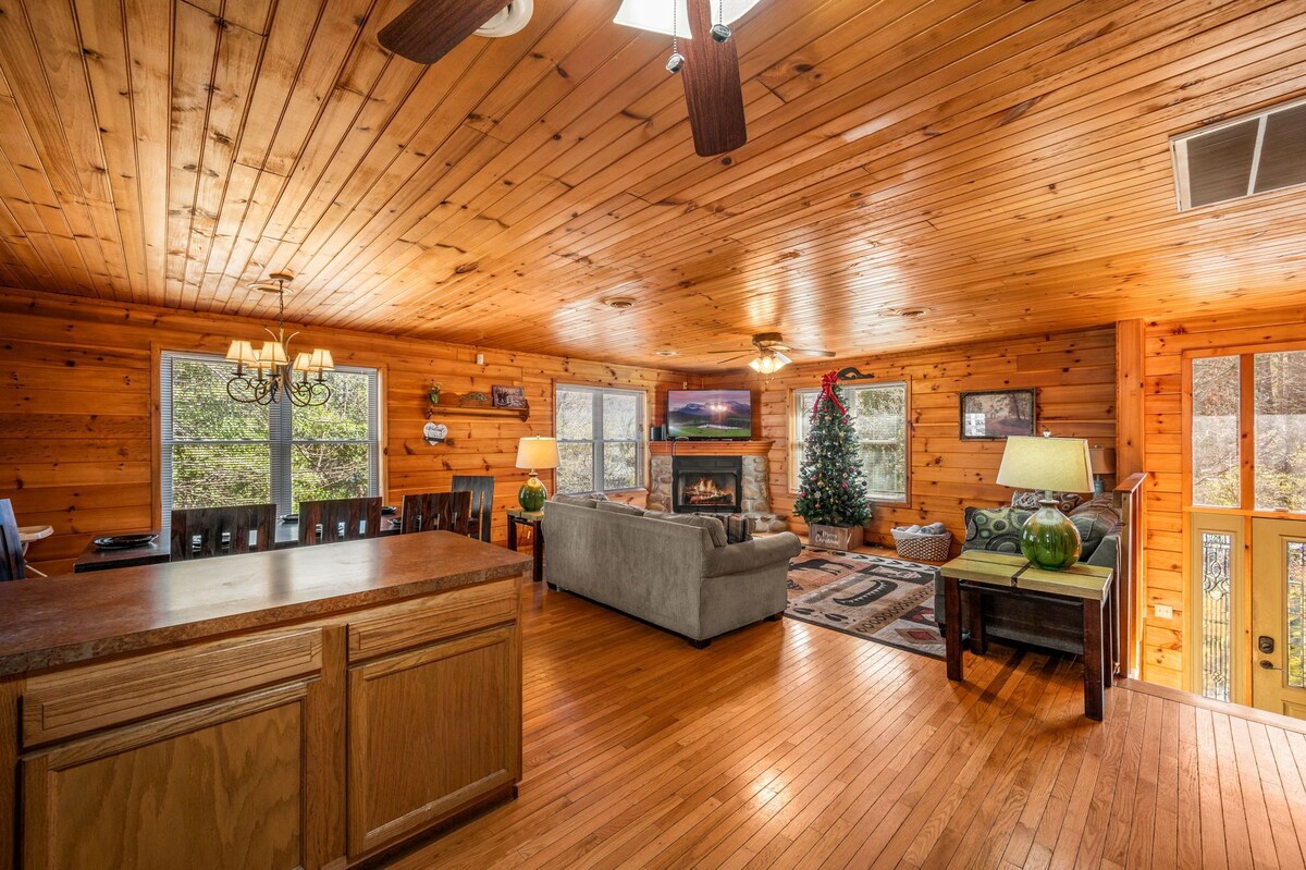 Photo 116 of Homespun Hospitality, Pet-Friendly, Fenced in Backyard, Walk to Downtown